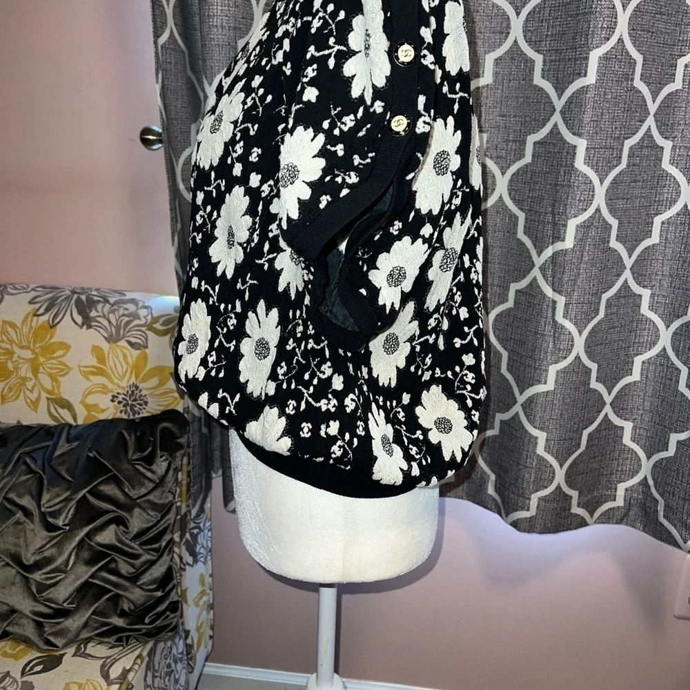 Chanel sweater from 2014 Resort Collection - Picture 3 of 12